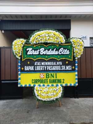 Papan Bunga Duka di Wungu